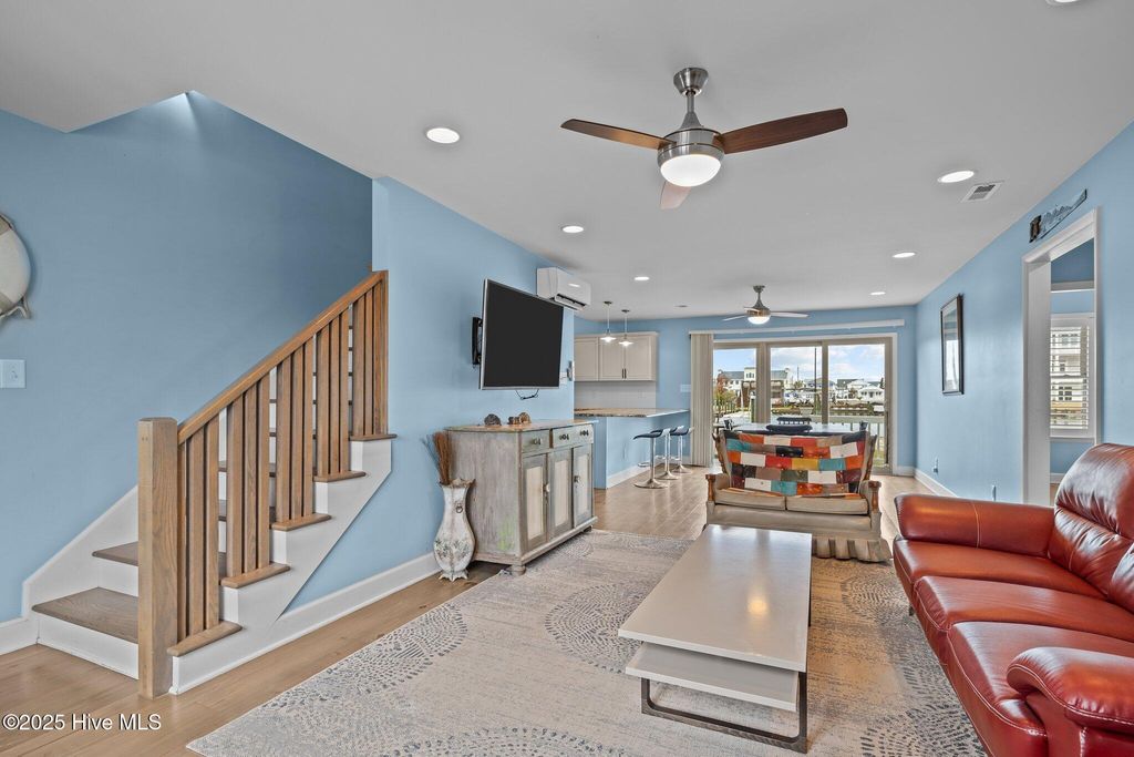 Image 13 of property listing at 247 Bayview Boulevard, Atlantic Beach, NC 28512