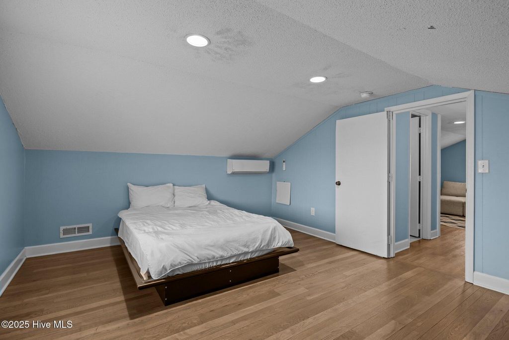 Image 16 of property listing at 247 Bayview Boulevard, Atlantic Beach, NC 28512