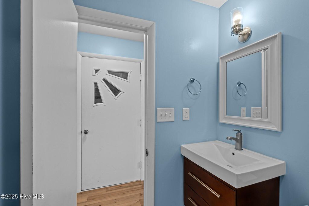 Image 22 of property listing at 247 Bayview Boulevard, Atlantic Beach, NC 28512