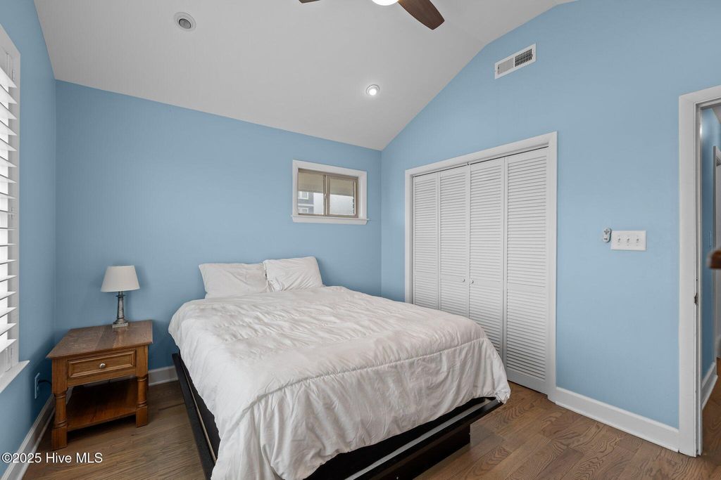 Image 26 of property listing at 247 Bayview Boulevard, Atlantic Beach, NC 28512