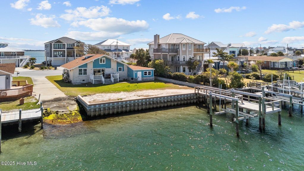 Image 35 of property listing at 247 Bayview Boulevard, Atlantic Beach, NC 28512