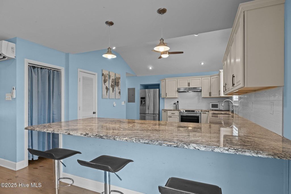 Image 9 of property listing at 247 Bayview Boulevard, Atlantic Beach, NC 28512