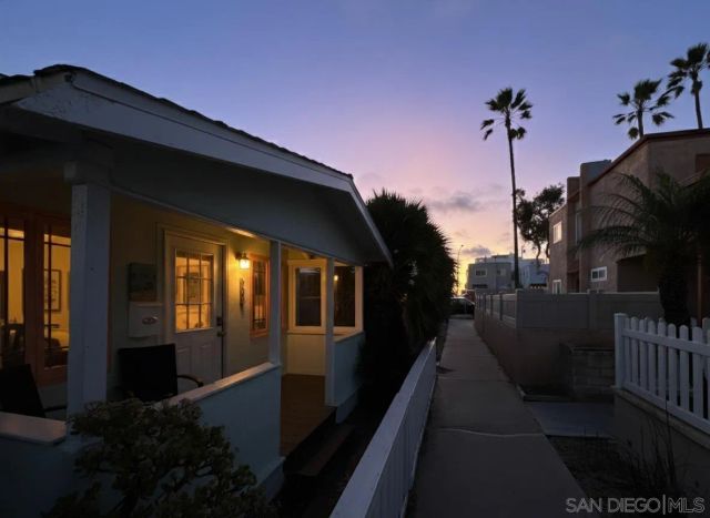 809 Sunset Ct, San Diego, CA 92109