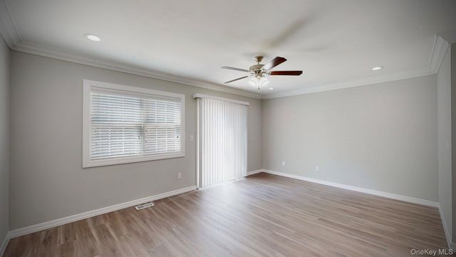 100 Saddle Cove Road 307, Bohemia, NY 11716