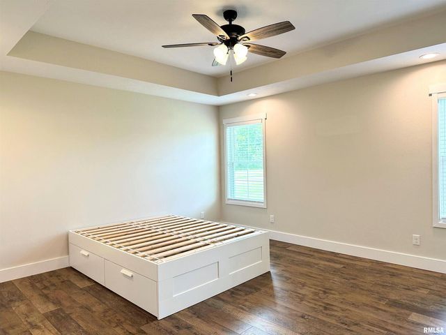 1106 FALCON Court, Carterville, IL 62918