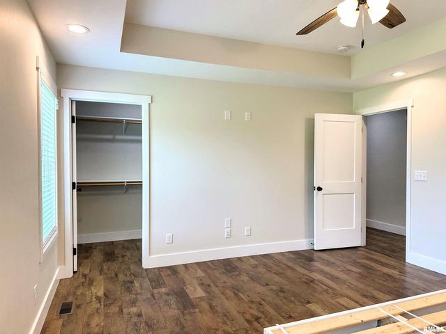 1106 FALCON Court, Carterville, IL 62918