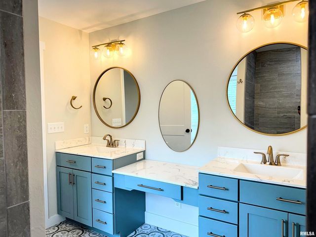 1106 FALCON Court, Carterville, IL 62918