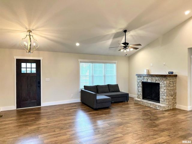 1106 FALCON Court, Carterville, IL 62918