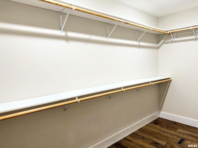 1106 FALCON Court, Carterville, IL 62918