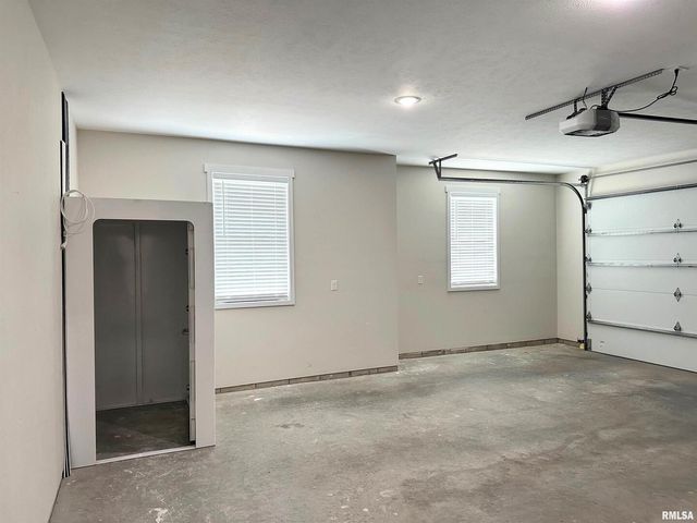 1106 FALCON Court, Carterville, IL 62918