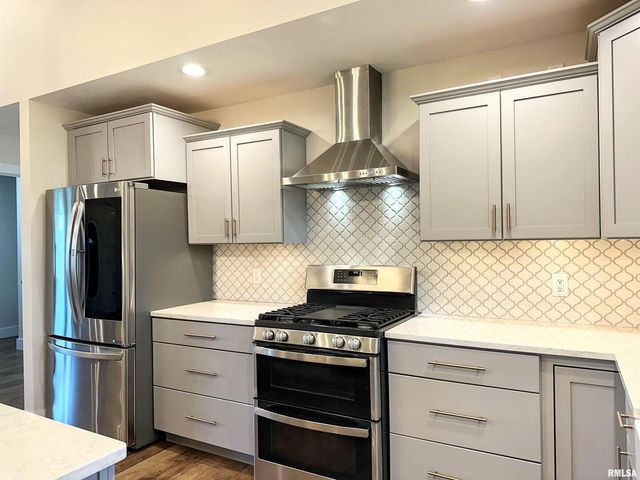 1106 FALCON Court, Carterville, IL 62918