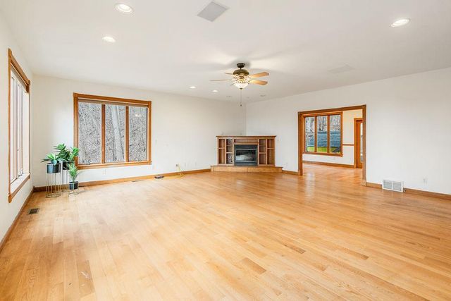 1705 Ohlsun Court, La Crosse, WI 54601