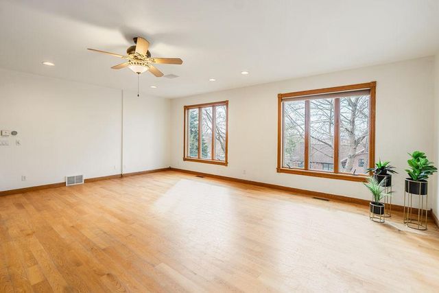 1705 Ohlsun Court, La Crosse, WI 54601