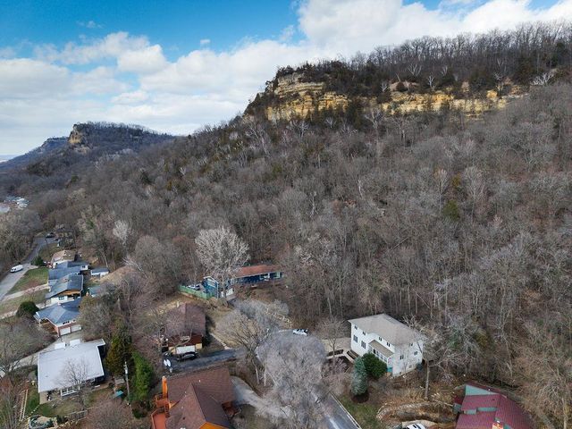 1705 Ohlsun Court, La Crosse, WI 54601