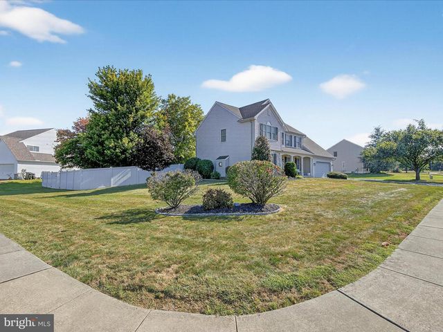 39 SARAH LN, Mount Joy, PA 17552