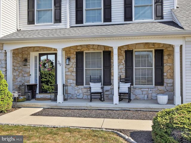 39 SARAH LN, Mount Joy, PA 17552