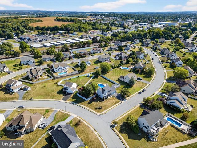 39 SARAH LN, Mount Joy, PA 17552
