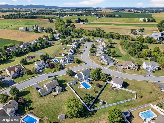 39 SARAH LN, Mount Joy, PA 17552