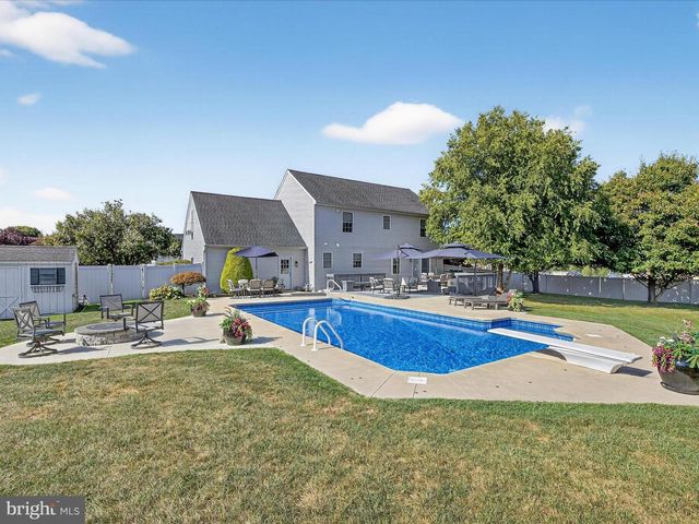 39 SARAH LN, Mount Joy, PA 17552