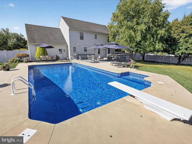 39 SARAH LN, Mount Joy, PA 17552