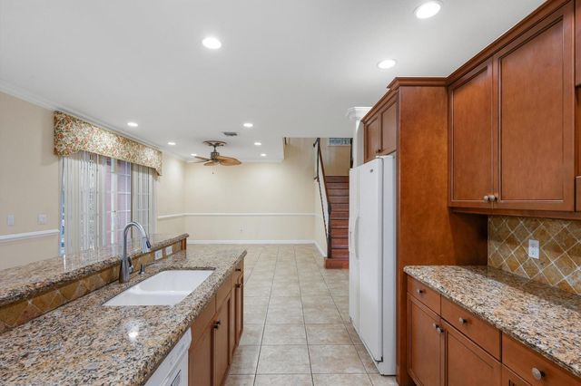 9100 Dupont Place, Wellington, FL 33414