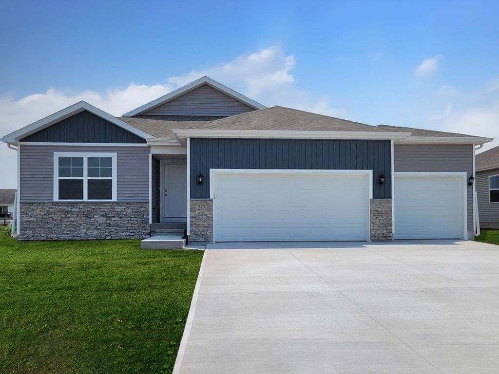 1370 Mallard Lane, Waukee, IA 50263