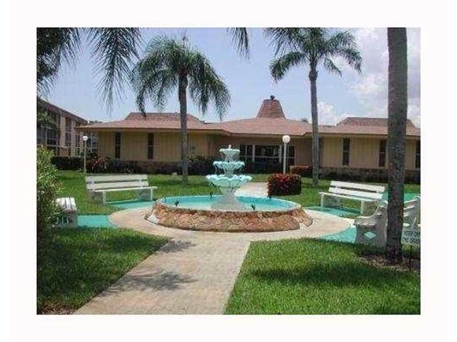 500 VILLAGE GREEN Circle W 107, Palm Springs, FL 33461