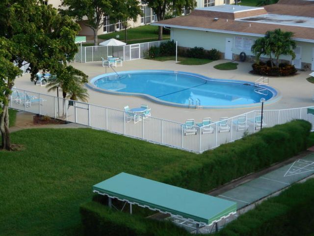 500 VILLAGE GREEN Circle W 107, Palm Springs, FL 33461