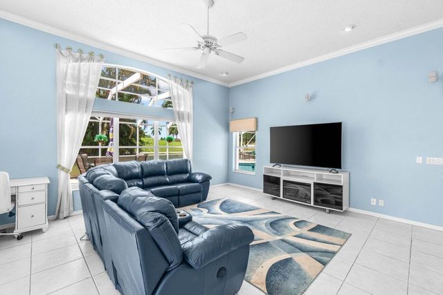 5946 Bay Hill Circle, Lake Worth, FL 33463