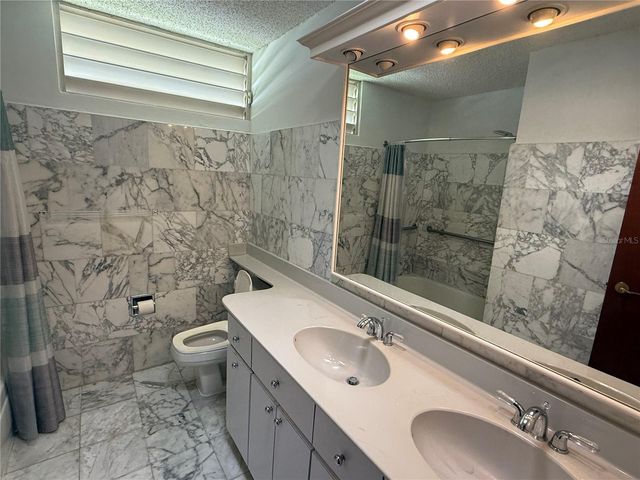 E-10 ALTURAS DE SANTA MARIA, Guaynabo, PR 00969
