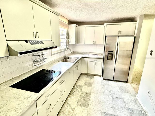 E-10 ALTURAS DE SANTA MARIA, Guaynabo, PR 00969