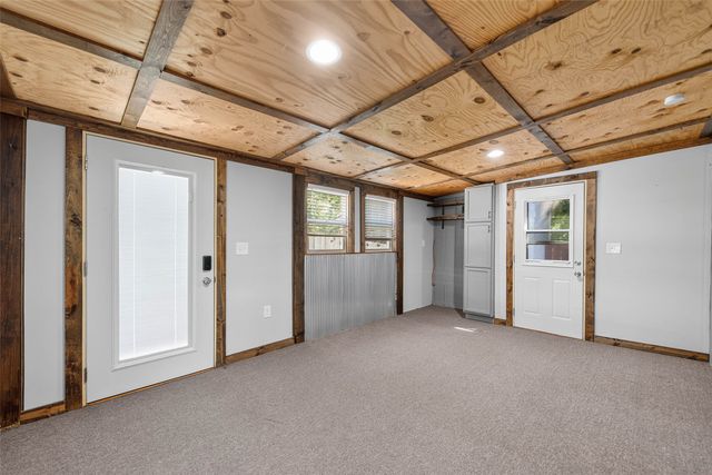 1380 Rock Creek Street W, Kellogg, IA 50135