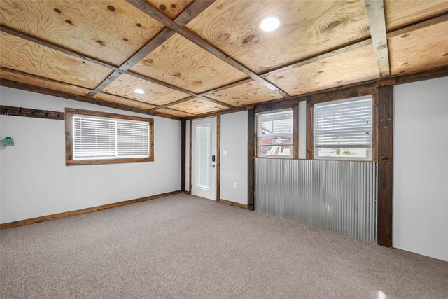 1380 Rock Creek Street W, Kellogg, IA 50135