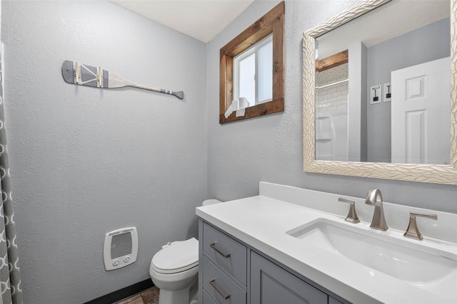 1380 Rock Creek Street W, Kellogg, IA 50135