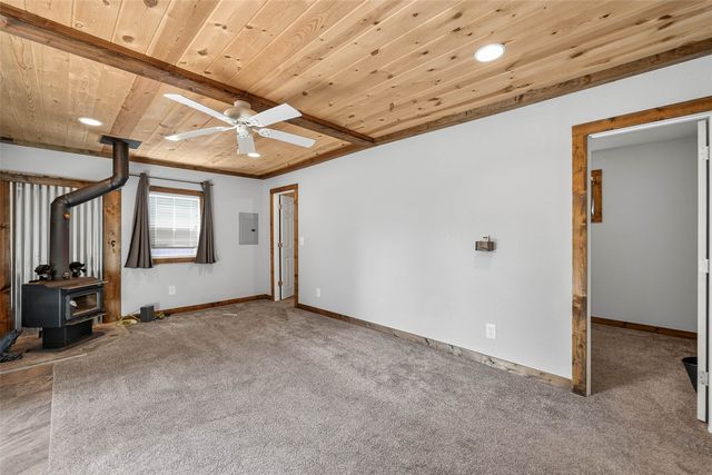 1380 Rock Creek Street W, Kellogg, IA 50135