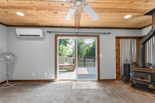 1380 Rock Creek Street W, Kellogg, IA 50135