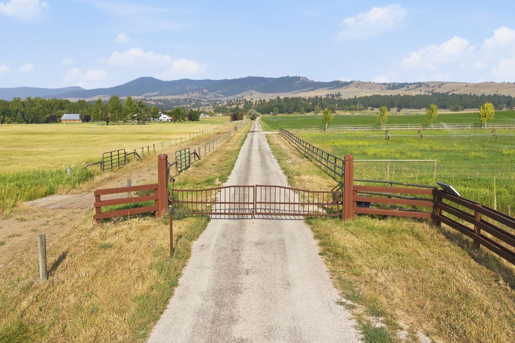 500 Lovers Lane, Hamilton, MT 59840 photo 4