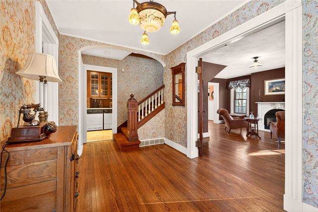 44 Golfside Parkway, Brighton, NY 14610