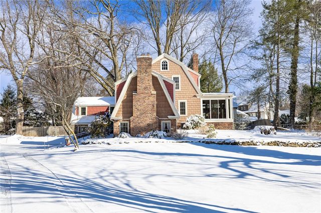 44 Golfside Parkway, Brighton, NY 14610