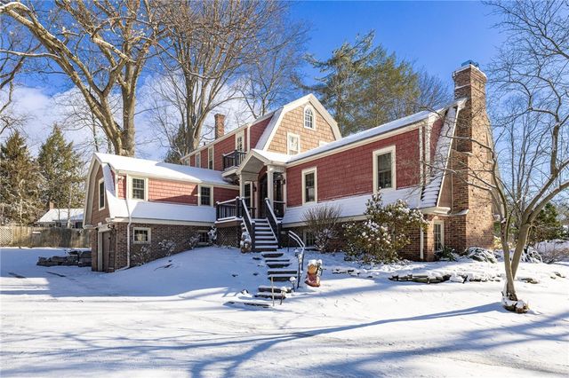 44 Golfside Parkway, Brighton, NY 14610