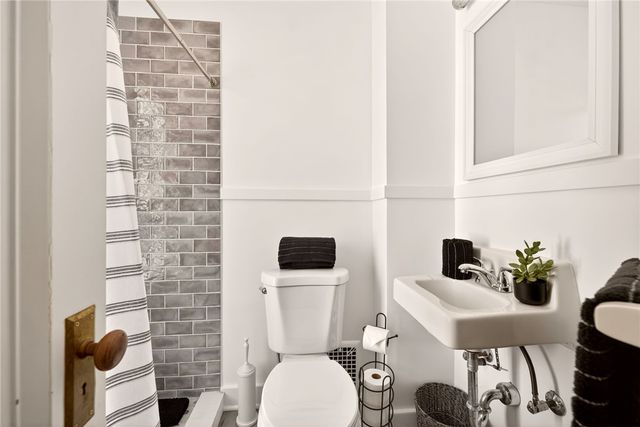 44 Golfside Parkway, Brighton, NY 14610