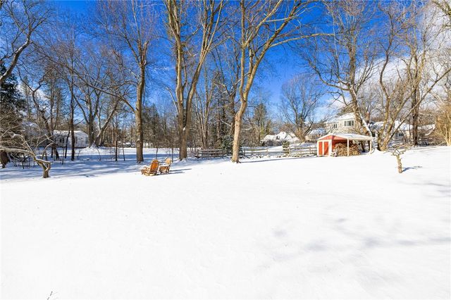 44 Golfside Parkway, Brighton, NY 14610