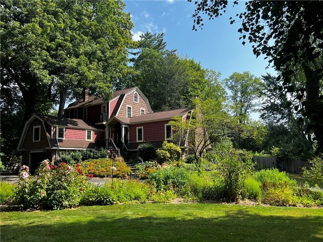 44 Golfside Parkway, Brighton, NY 14610