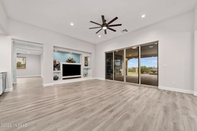 2333 E Copper Valley Way, Green Valley, AZ 85614