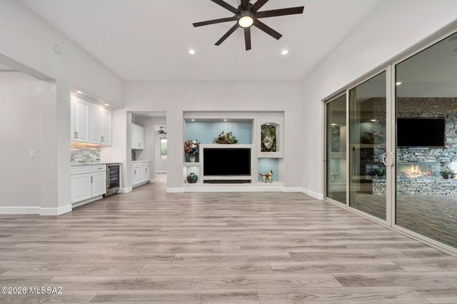 2333 E Copper Valley Way, Green Valley, AZ 85614