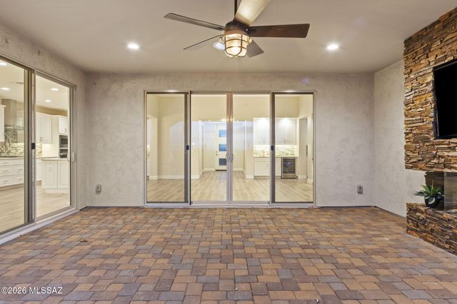 2333 E Copper Valley Way, Green Valley, AZ 85614