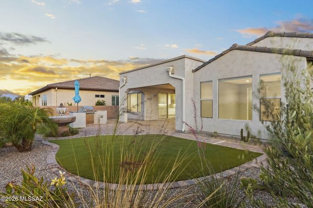 2333 E Copper Valley Way, Green Valley, AZ 85614