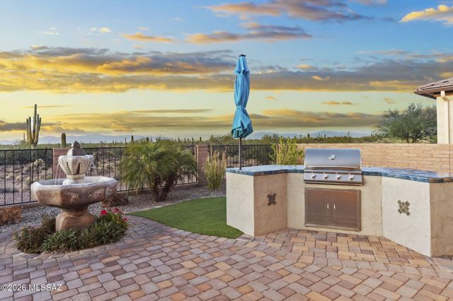 2333 E Copper Valley Way, Green Valley, AZ 85614
