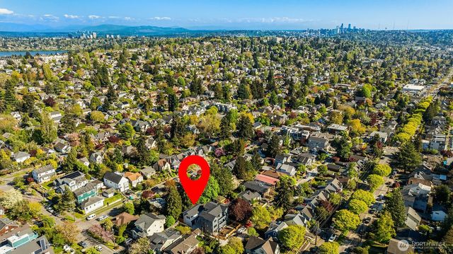 7062 Cleopatra Place NW, Seattle, WA 98117
