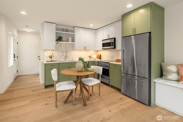 7062 Cleopatra Place NW, Seattle, WA 98117